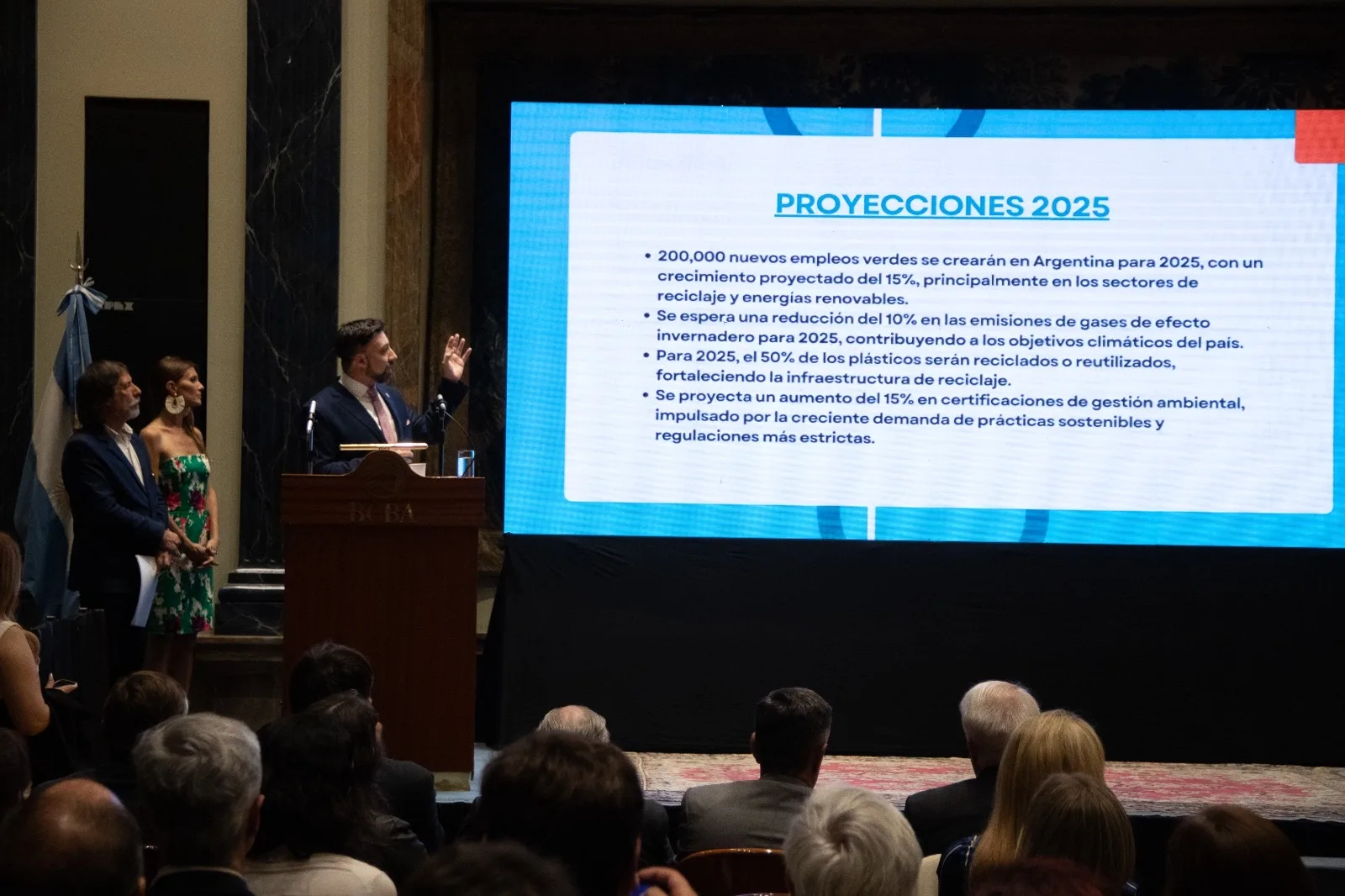 Exposición durante el encuentro del premio